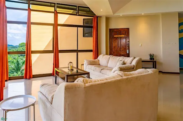 Penthouse Veneto, 50205