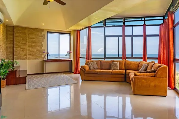 Penthouse Veneto, 50205