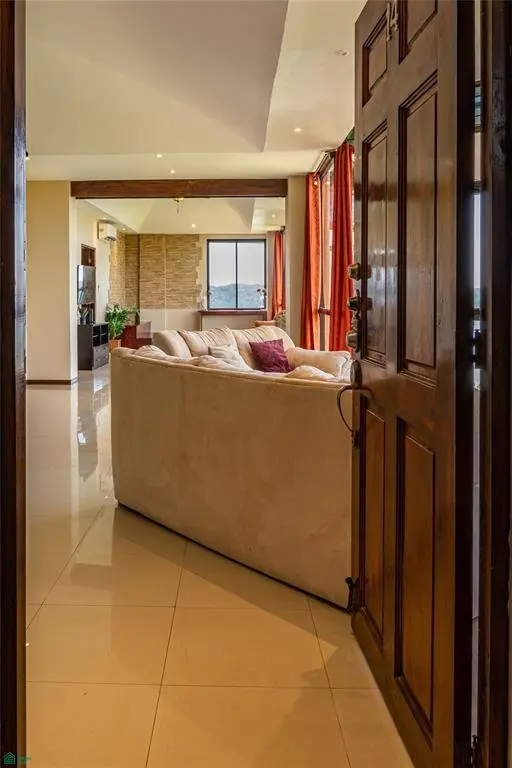 Penthouse Veneto, 50205