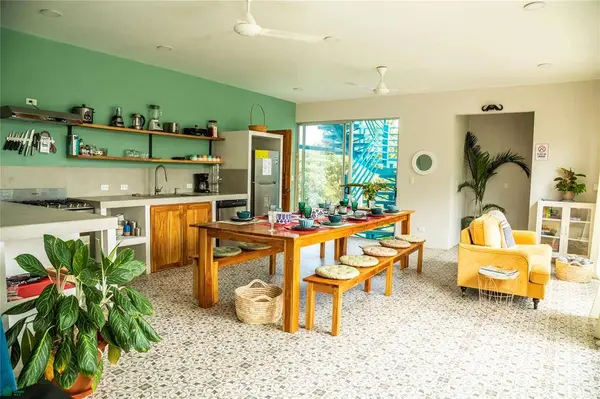 Casa Tropical, 50205