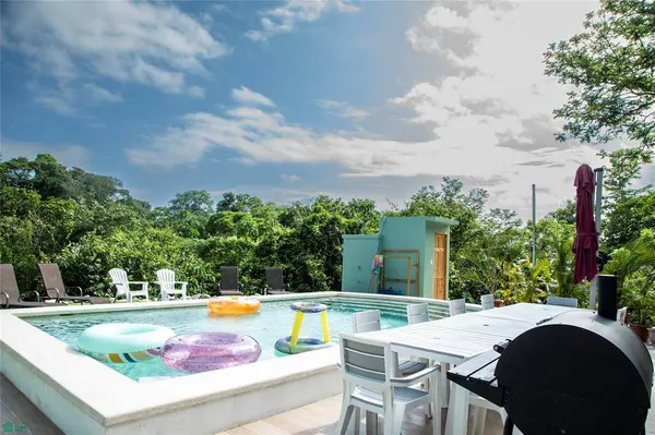 Casa Tropical, 50205
