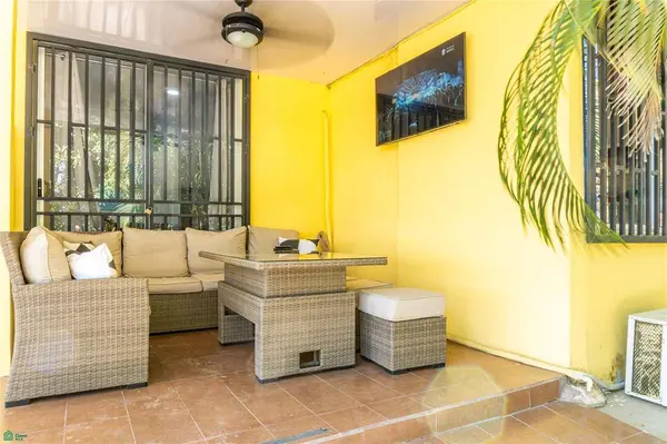 Tico Surf House, 50903