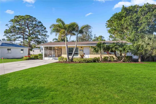742 GOLF DR, Venice, FL 34285
