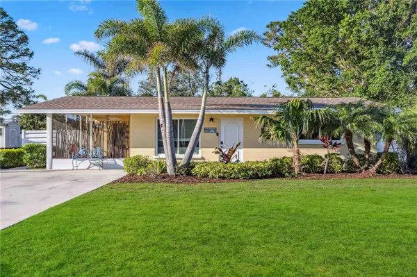 742 GOLF DR, Venice, FL 34285