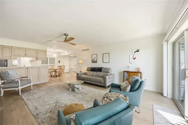 1150 TARPON CENTER DR #2H, Venice, FL 34285