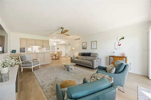 1150 TARPON CENTER DR #2H, Venice, FL 34285