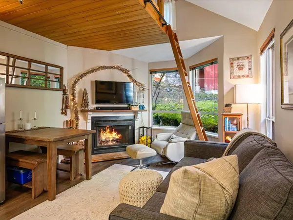 2227 Sapporo DR #4, Whistler, BC V8E 0B5