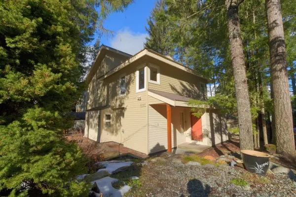 3205 Arbutus DR, Whistler, BC V8E 0B8