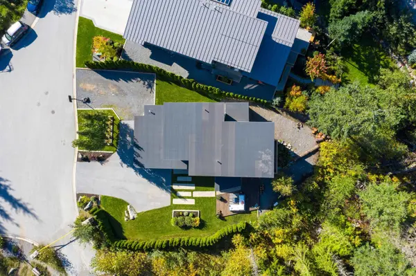 1087 Madeley PL, Whistler, BC V8E 0K6