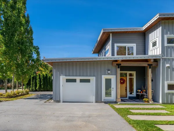 1087 Madeley PL, Whistler, BC V8E 0K6