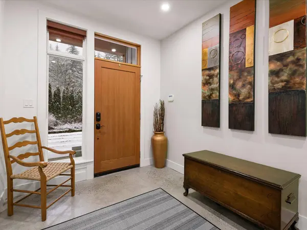 1087 Madeley PL, Whistler, BC V8E 0K6