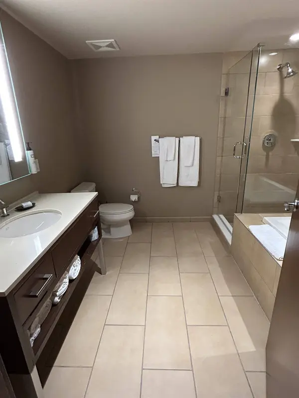 2020 London LN #213, Whistler, BC V8E 0B6