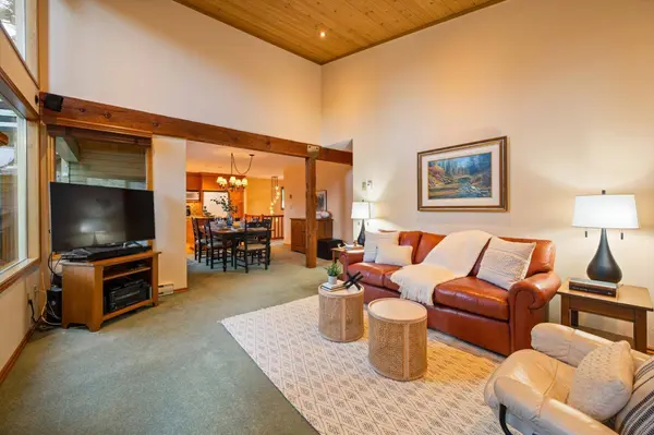 3205 Arbutus DR, Whistler, BC V8E 0B8