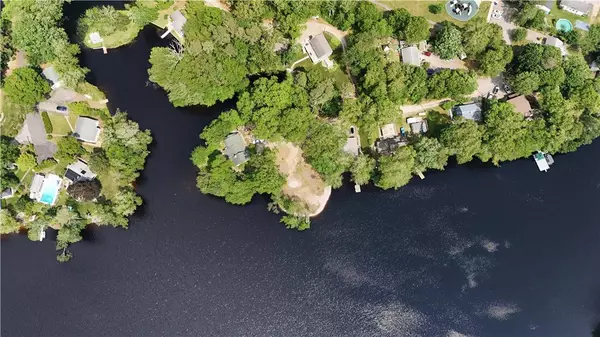3 Lakeside DR, Hopkinton, RI 02832