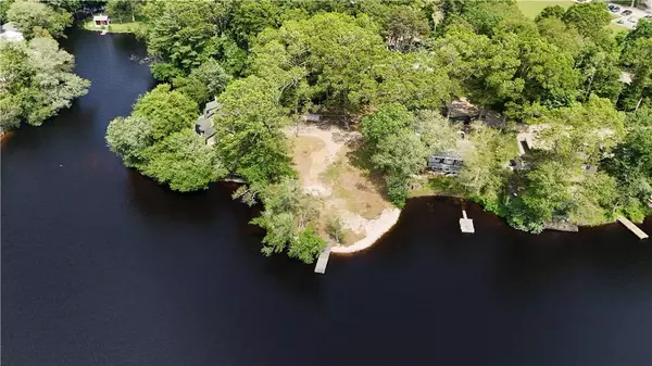 3 Lakeside DR, Hopkinton, RI 02832