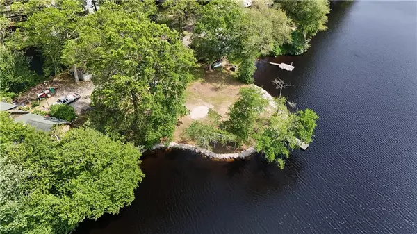 3 Lakeside DR, Hopkinton, RI 02832