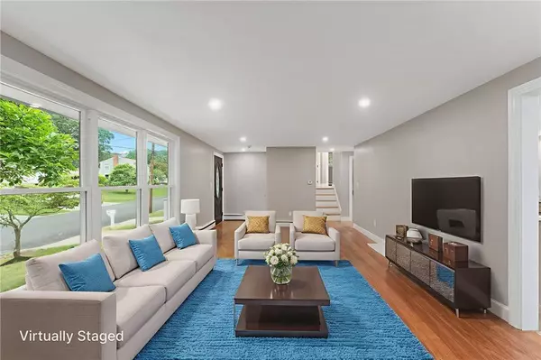 19 Cushing RD, Warwick, RI 02888