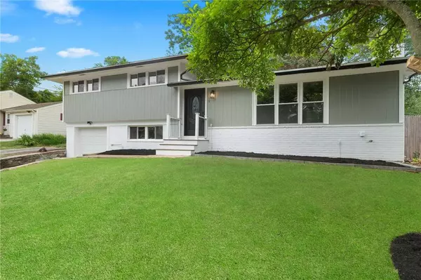 19 Cushing RD, Warwick, RI 02888