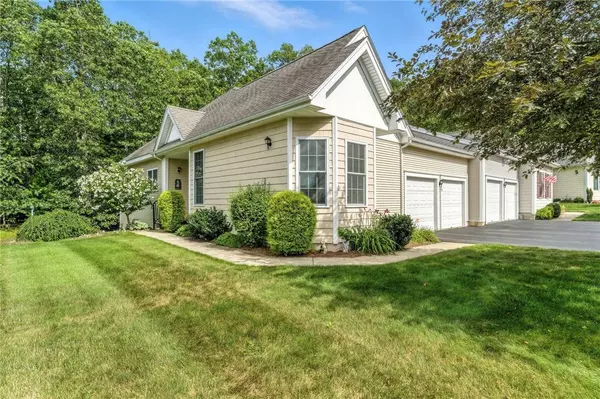 35 Andrews DR, Uxbridge, MA 01569
