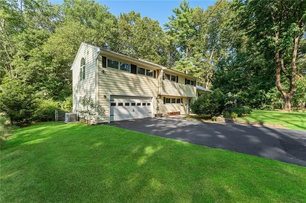 505 Cedar AVE, East Greenwich, RI 02818