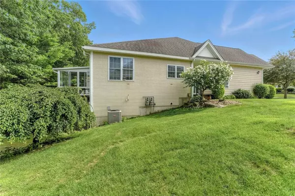 35 Andrews DR, Uxbridge, MA 01569