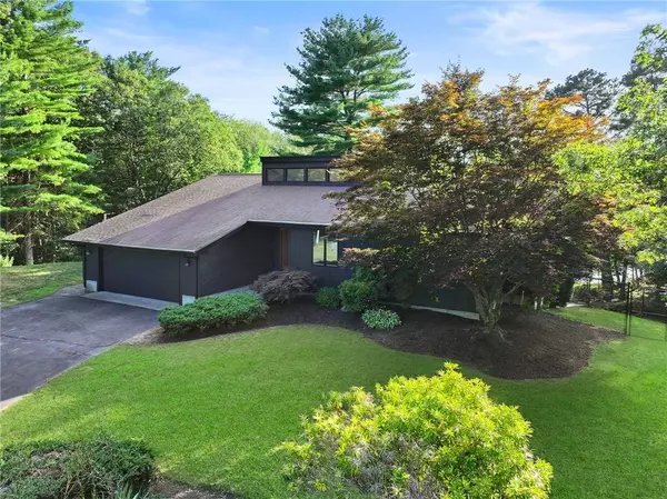 3 Karen Marie DR, North Smithfield, RI 02830