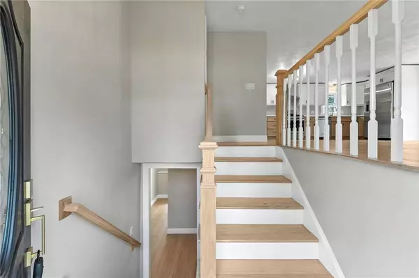 73 Ormsby AVE, Warwick, RI 02886