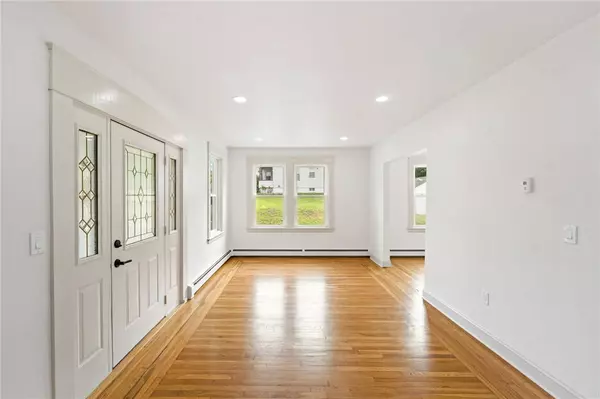 1314 Chalkstone AVE, Providence, RI 02908