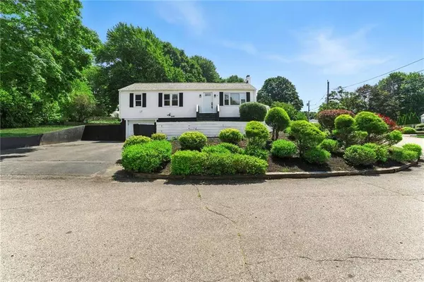 82 Barton AVE, Warwick, RI 02889