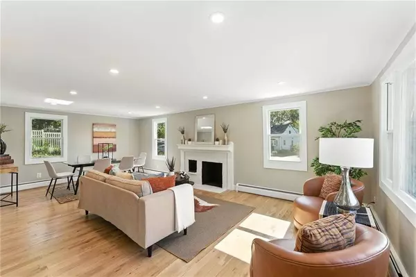 82 Barton AVE, Warwick, RI 02889