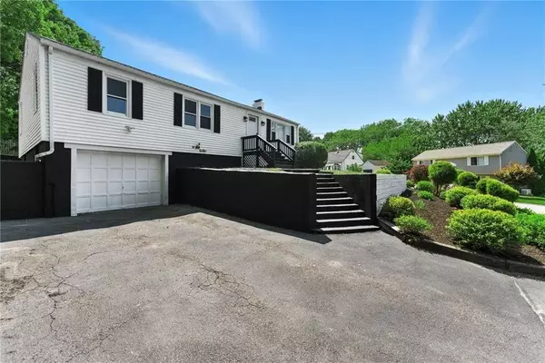 82 Barton AVE, Warwick, RI 02889
