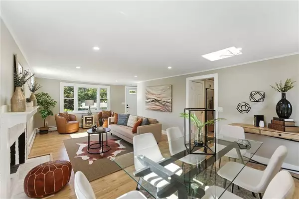 82 Barton AVE, Warwick, RI 02889