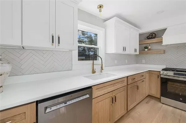 63 Aspen RD, South Kingstown, RI 02879