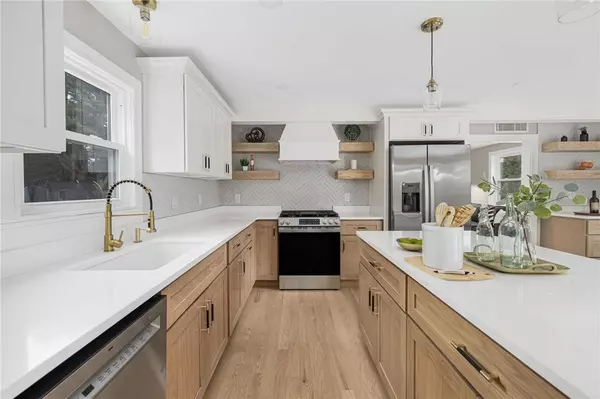 63 Aspen RD, South Kingstown, RI 02879