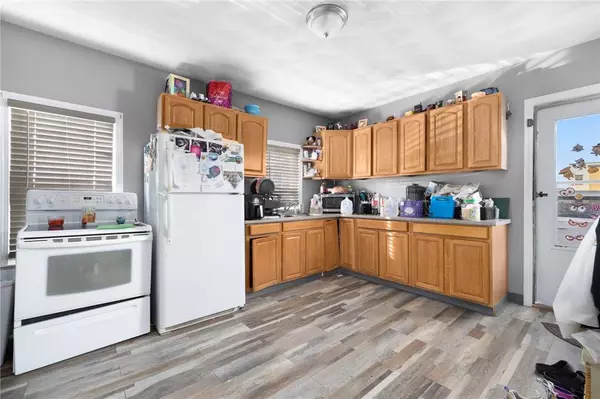 10 Grove ST, West Warwick, RI 02893