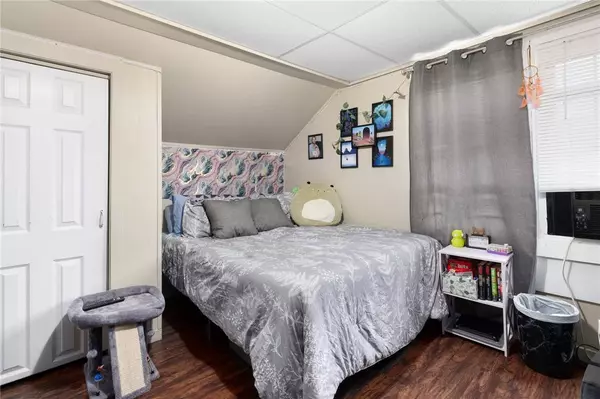 10 Grove ST, West Warwick, RI 02893