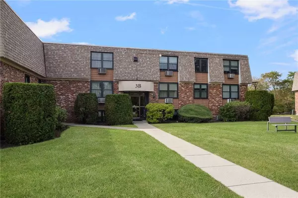 510 Child ST #303B, Warren, RI 02885