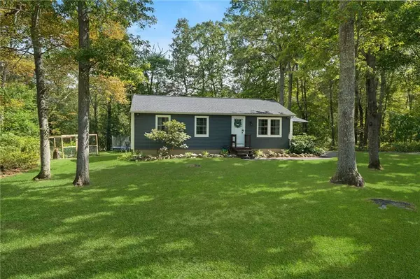 94 Maxson Hill RD, Hopkinton, RI 02804