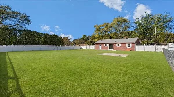 9 Buffalo AVE, Warren, RI 02885