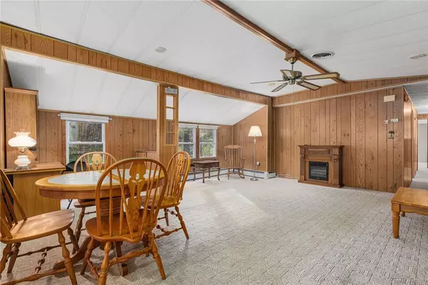 11 Nottingham PL, Coventry, RI 02816