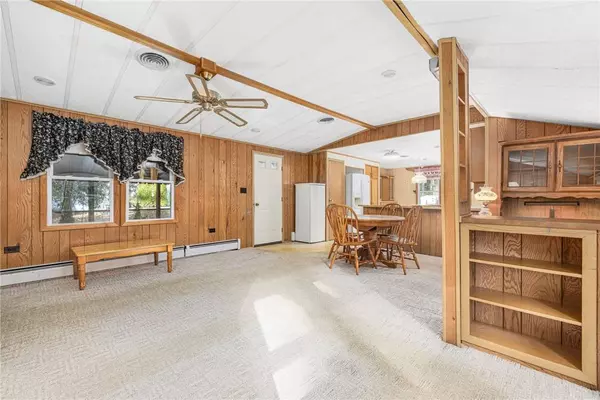 11 Nottingham PL, Coventry, RI 02816