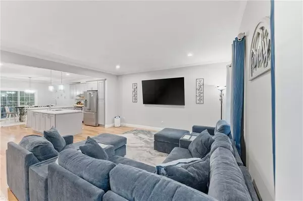 1504 Hunting Hill Dr #1504, Cumberland, RI 02864