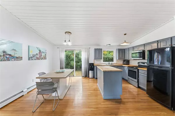 6 Hazelton RD, Barrington, RI 02806