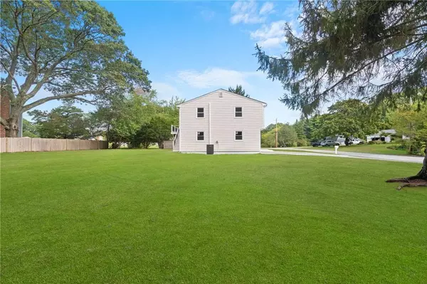 75 Walnut RD, North Kingstown, RI 02852