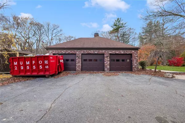 445 Stone Ridge DR, East Greenwich, RI 02818