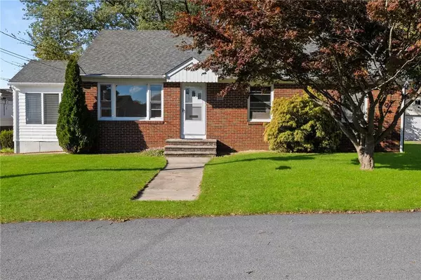 12 Oakland AVE, Johnston, RI 02919