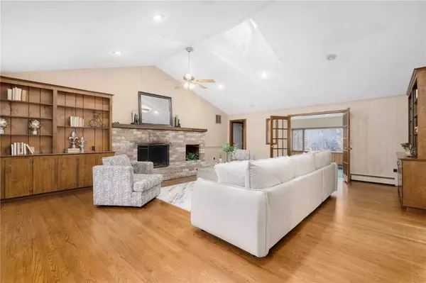 445 Stone Ridge DR, East Greenwich, RI 02818