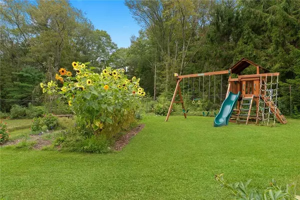 16 Burgess RD, Foster, RI 02825