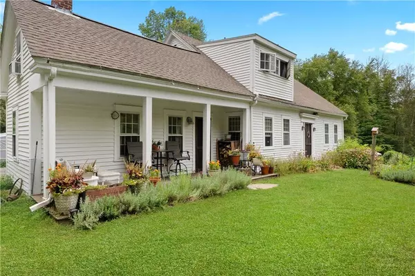 16 Burgess RD, Foster, RI 02825