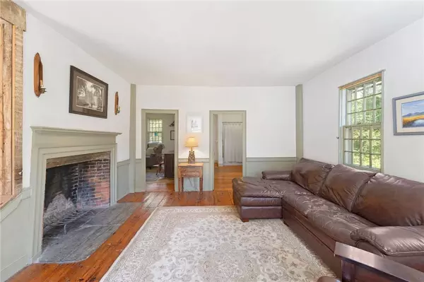 16 Burgess RD, Foster, RI 02825